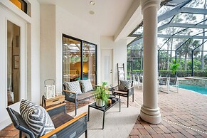 Luxury House With Private Acreage - Near Golfing!