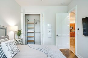 Luxury House With Private Acreage - Near Golfing!