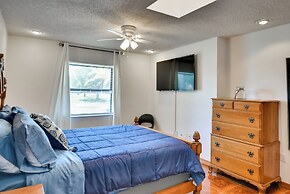 Lovely Palm Coast Retreat w/ Outdoor Kitchen