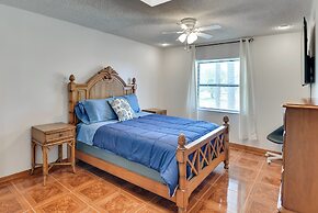 Lovely Palm Coast Retreat w/ Outdoor Kitchen