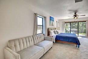 Lovely Palm Coast Retreat w/ Outdoor Kitchen