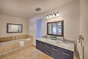 Lovely Palm Coast Retreat w/ Outdoor Kitchen