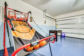 Central Family Home w/ Lanai < 10 Mi to Disney!