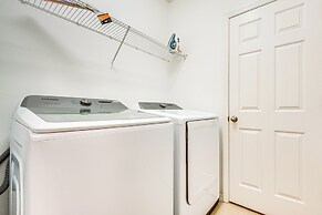 Central Family Home w/ Lanai < 10 Mi to Disney!