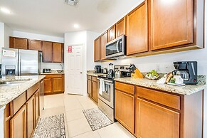 Central Family Home w/ Lanai < 10 Mi to Disney!