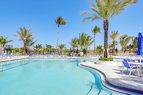 Sunny Ocean Village Beach Condo: Community Pool