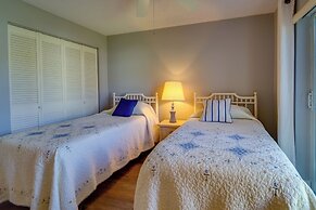 Sunny Ocean Village Beach Condo: Community Pool