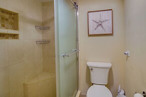 Sunny Ocean Village Beach Condo: Community Pool