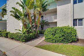 Sunny Ocean Village Beach Condo: Community Pool