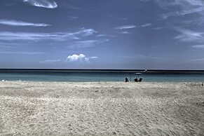 Sunny Ocean Village Beach Condo: Community Pool