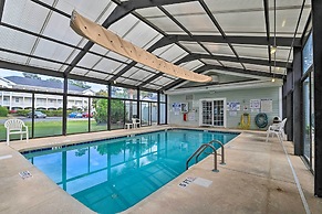 Inviting Myrtle Beach Condo w/ Pool Access!