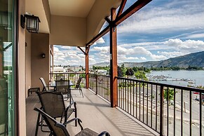 Lake Chelan 'manson Bay' Condo w/ Pool Access!