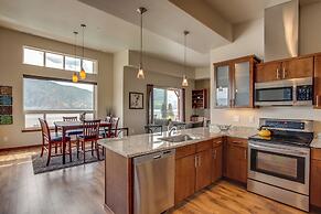 Lake Chelan 'manson Bay' Condo w/ Pool Access!