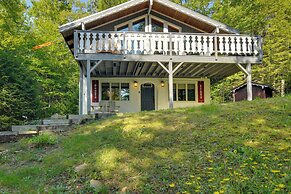Beautiful Chalet ~ 5 Miles to Attitash Mountain
