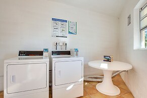 Fort Lauderdale Vacation Rental: Walk to Beach!