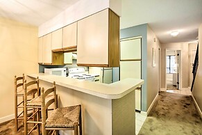 Niceville Condo w/ Pool Access < 8 Mi to Destin!