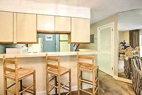 Niceville Condo w/ Pool Access < 8 Mi to Destin!