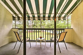 Niceville Condo w/ Pool Access < 8 Mi to Destin!