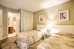 Niceville Condo w/ Pool Access < 8 Mi to Destin!