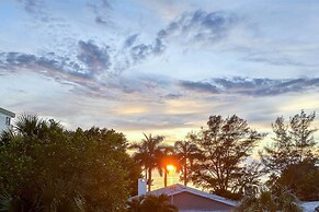 Sea La Vie: Sunny Indian Rocks Beach Condo!