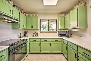 'the River Home' Cabin w/ Yard: Near Wolf Creek!