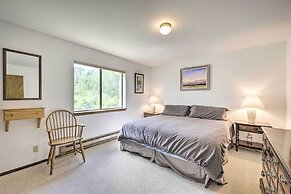 'the River Home' Cabin w/ Yard: Near Wolf Creek!