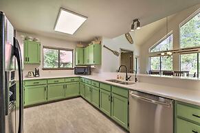 'the River Home' Cabin w/ Yard: Near Wolf Creek!