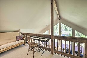 'the River Home' Cabin w/ Yard: Near Wolf Creek!