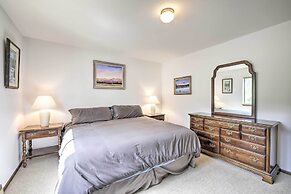 'the River Home' Cabin w/ Yard: Near Wolf Creek!