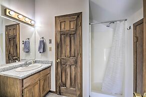 'the River Home' Cabin w/ Yard: Near Wolf Creek!