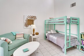 Satellite Beach Townhome w/ Patios, & Beach Gear