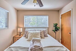 Lovely Oakhurst Cabin w/ Deck & Mtn Views!