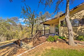 Lovely Oakhurst Cabin w/ Deck & Mtn Views!