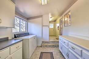 Lovely Oakhurst Cabin w/ Deck & Mtn Views!