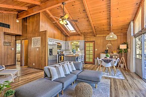 Lovely Oakhurst Cabin w/ Deck & Mtn Views!