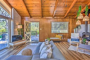 Lovely Oakhurst Cabin w/ Deck & Mtn Views!