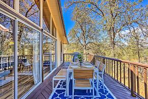 Lovely Oakhurst Cabin w/ Deck & Mtn Views!