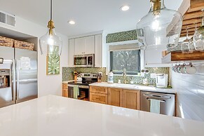 Luxe Tropical Resort Escape - Beaches Nearby!