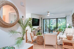 Luxe Tropical Resort Escape - Beaches Nearby!