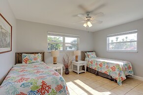 < 3 Mi to Juno Beach: Coastal Townhome w/ Patio!