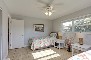 < 3 Mi to Juno Beach: Coastal Townhome w/ Patio!