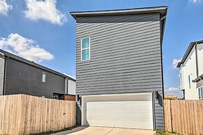 Luxurious & Spacious Austin Home ~ 8 Mi to Dtwn!