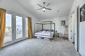Luxurious & Spacious Austin Home ~ 8 Mi to Dtwn!