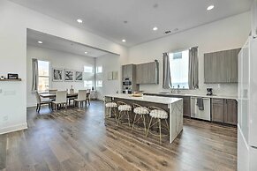 Luxurious & Spacious Austin Home ~ 8 Mi to Dtwn!