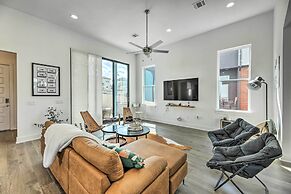 Luxurious & Spacious Austin Home ~ 8 Mi to Dtwn!