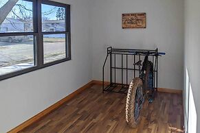 Dog-friendly Crosby Home w/ Bike Storage!
