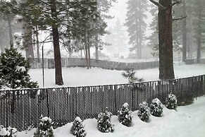 3 Mi to Skiing: Big Bear Cabin w/ Deck