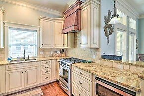 Corpus Christi Home w/ Golf Cart: Walk to Beach!