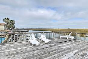 Corpus Christi Home w/ Golf Cart: Walk to Beach!