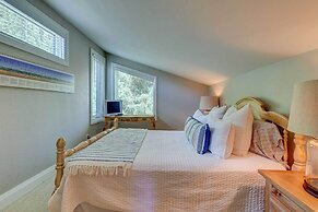 Mountain-view Vail Condo w/ Balcony + Gas Grill!